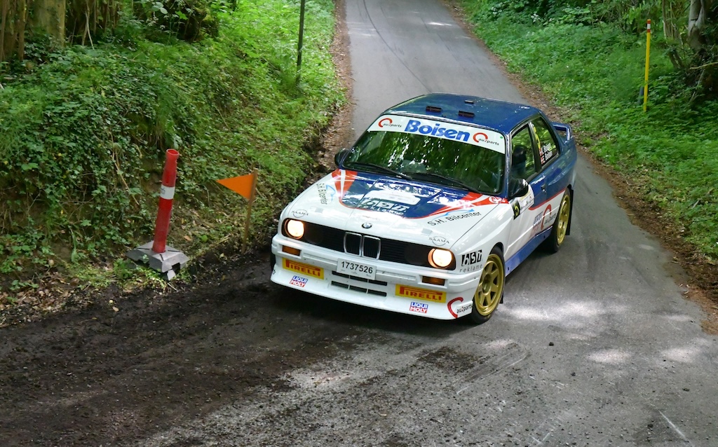 Kim Boisen og Emilie Mopse Boisen i deres BMW M3 på hastighedsprøven ved Årup.
(Foto: Morten Dam)